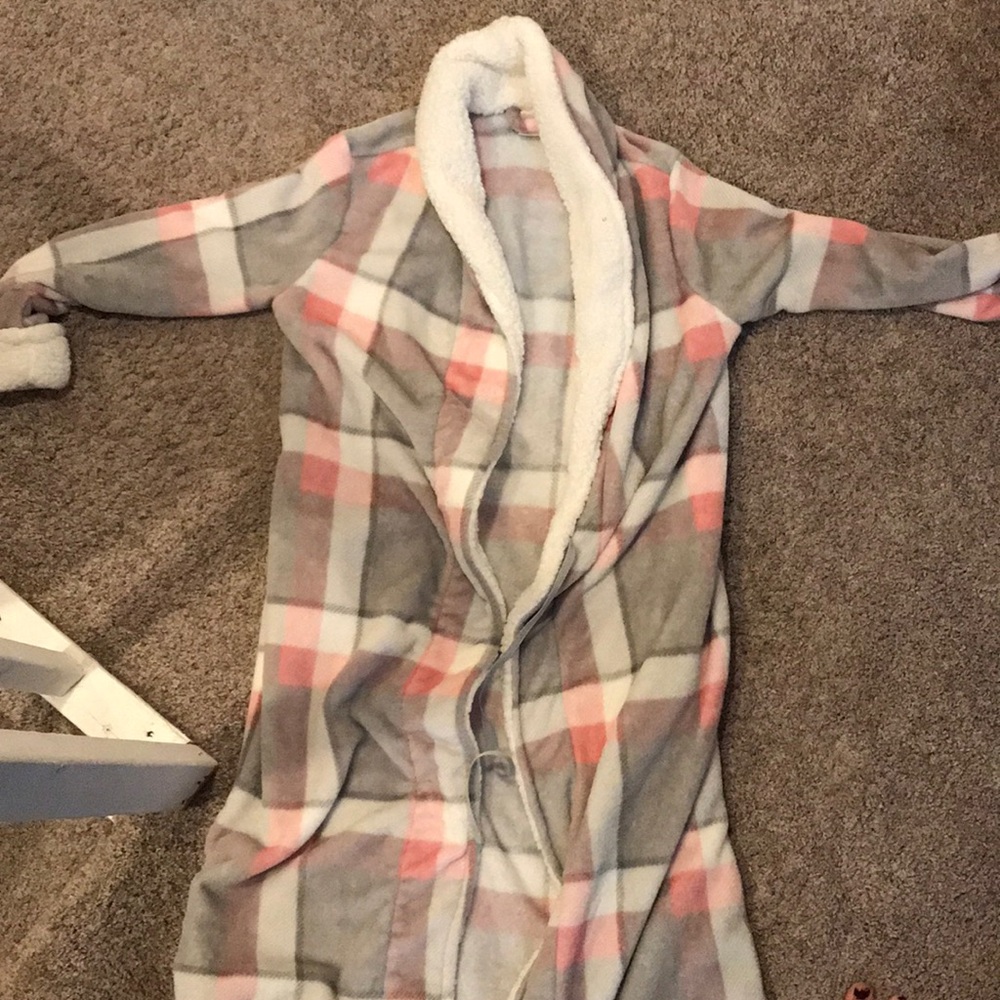 Plaid robe